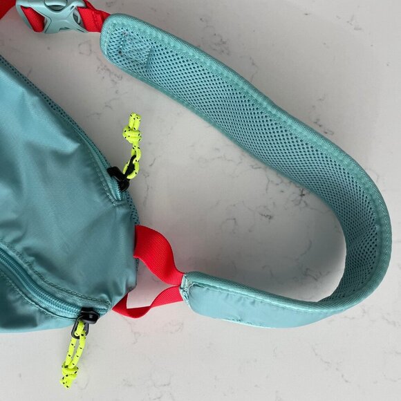 L.L.Bean Stowaway Sling Pack Polyester Zip Bag Soft Juniper Red Strap Sz OS NWOT - Picture 8 of 14